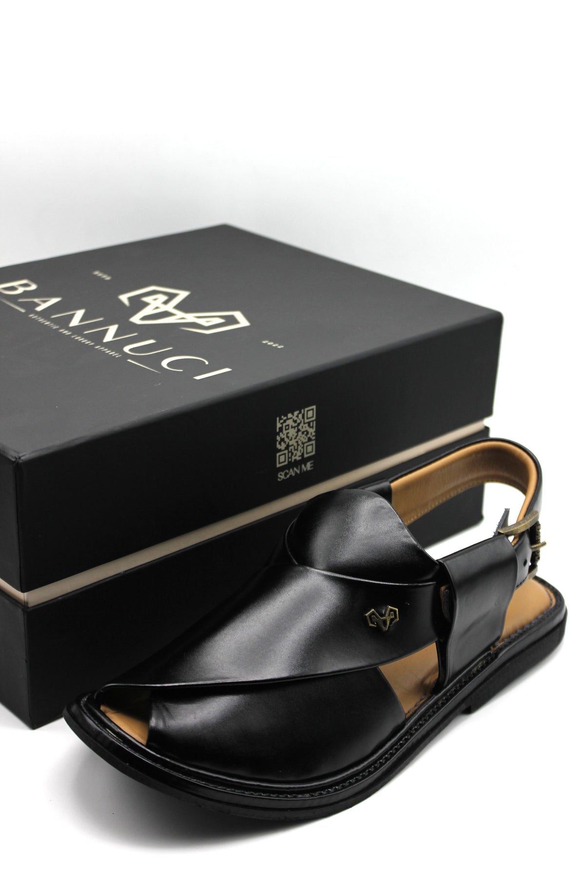 Luxury Round Shape Black Peshawari Chappal
