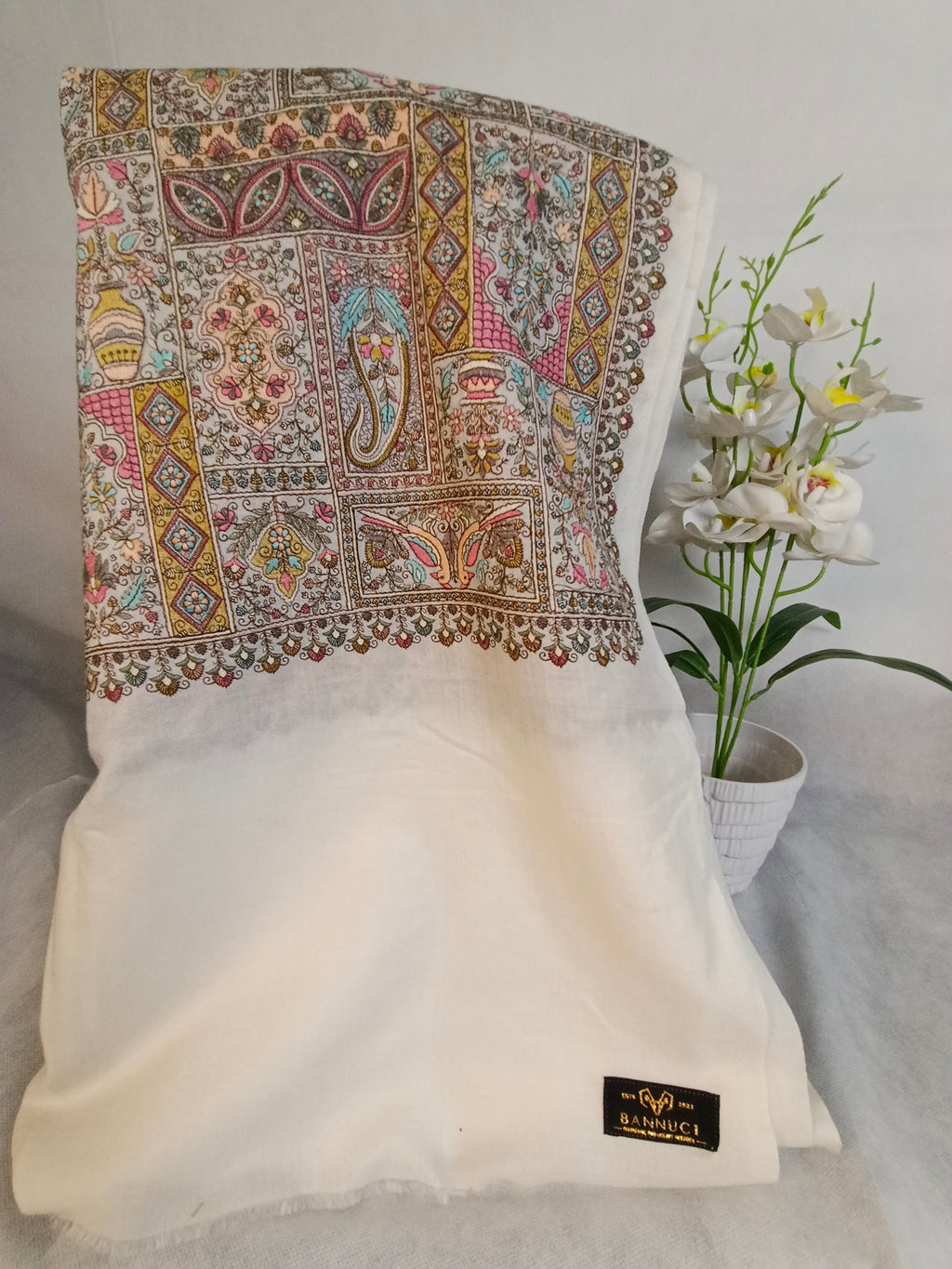 Premium Quality Extremely Soft  Embriodered Sozni Sui Jama Pashmina Shawl