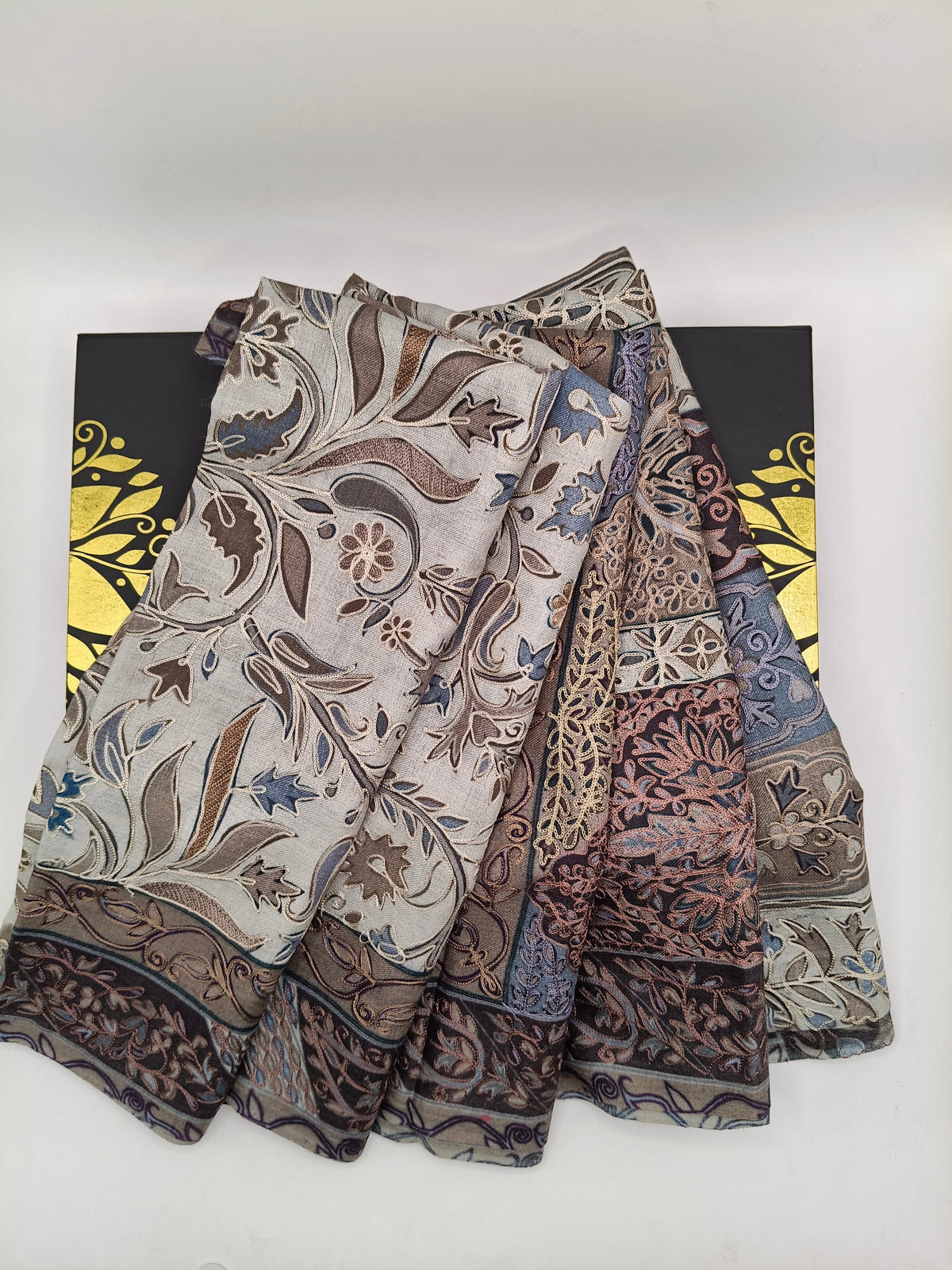 Premium Quality Kalmkar Shawl With Machine Ari Work
