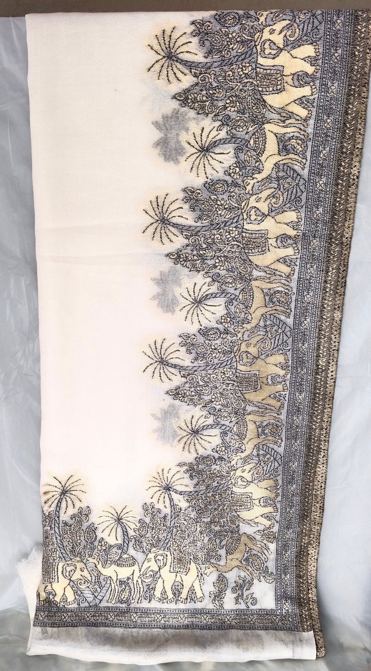 Toosh Kani Shawl With Khadi Pattern