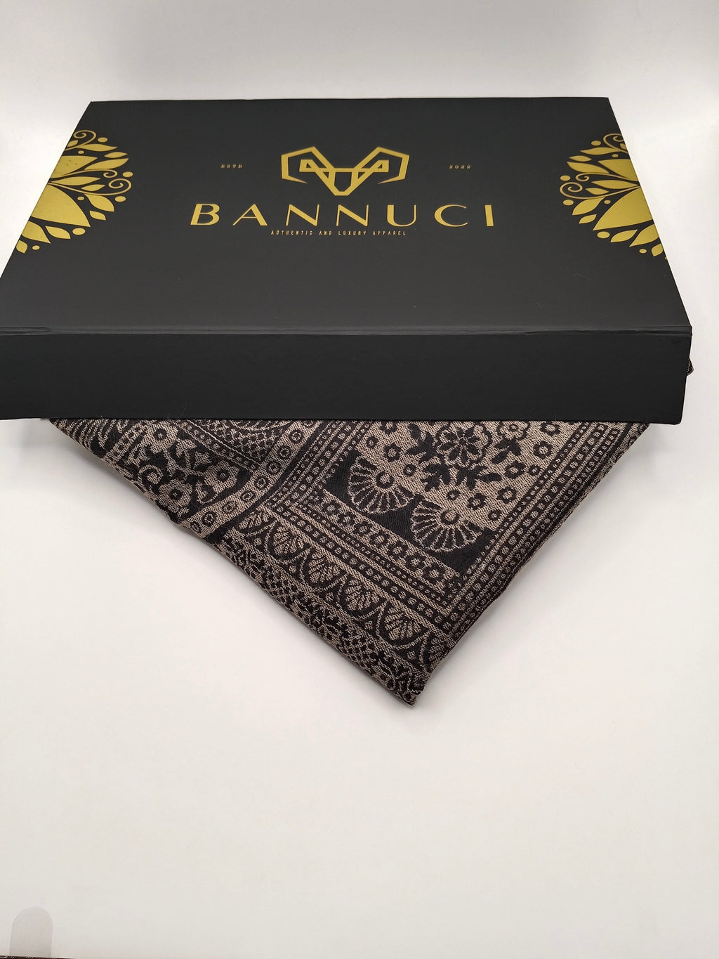 Extremely Soft Pashmina Kani Shawl With Khadi Pattern