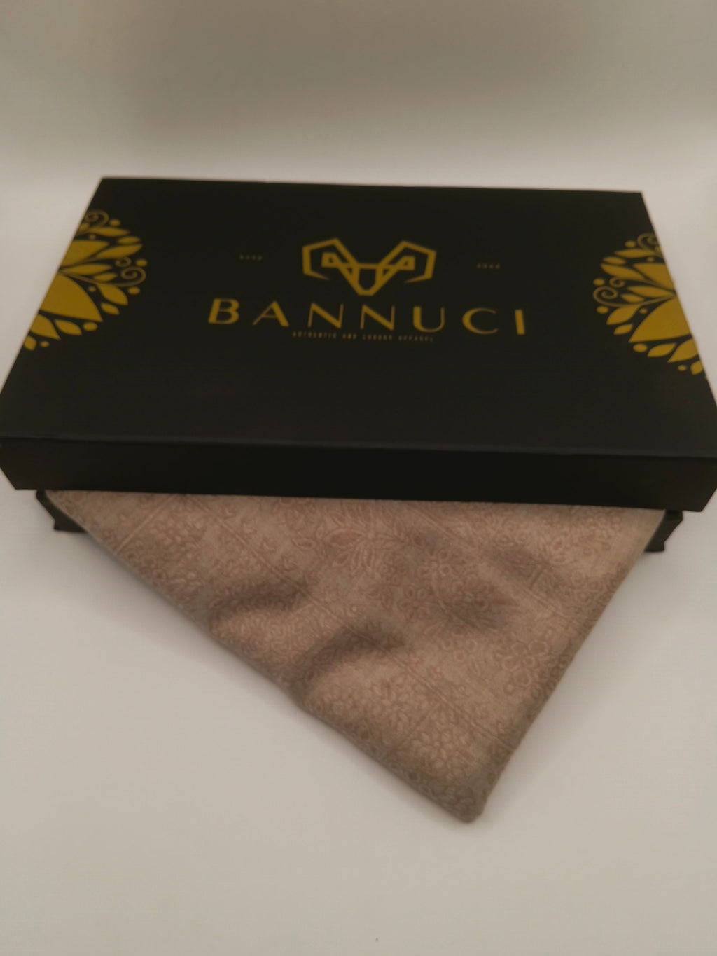 Premium Quality Extremely Soft Pashmina Kani Shawl