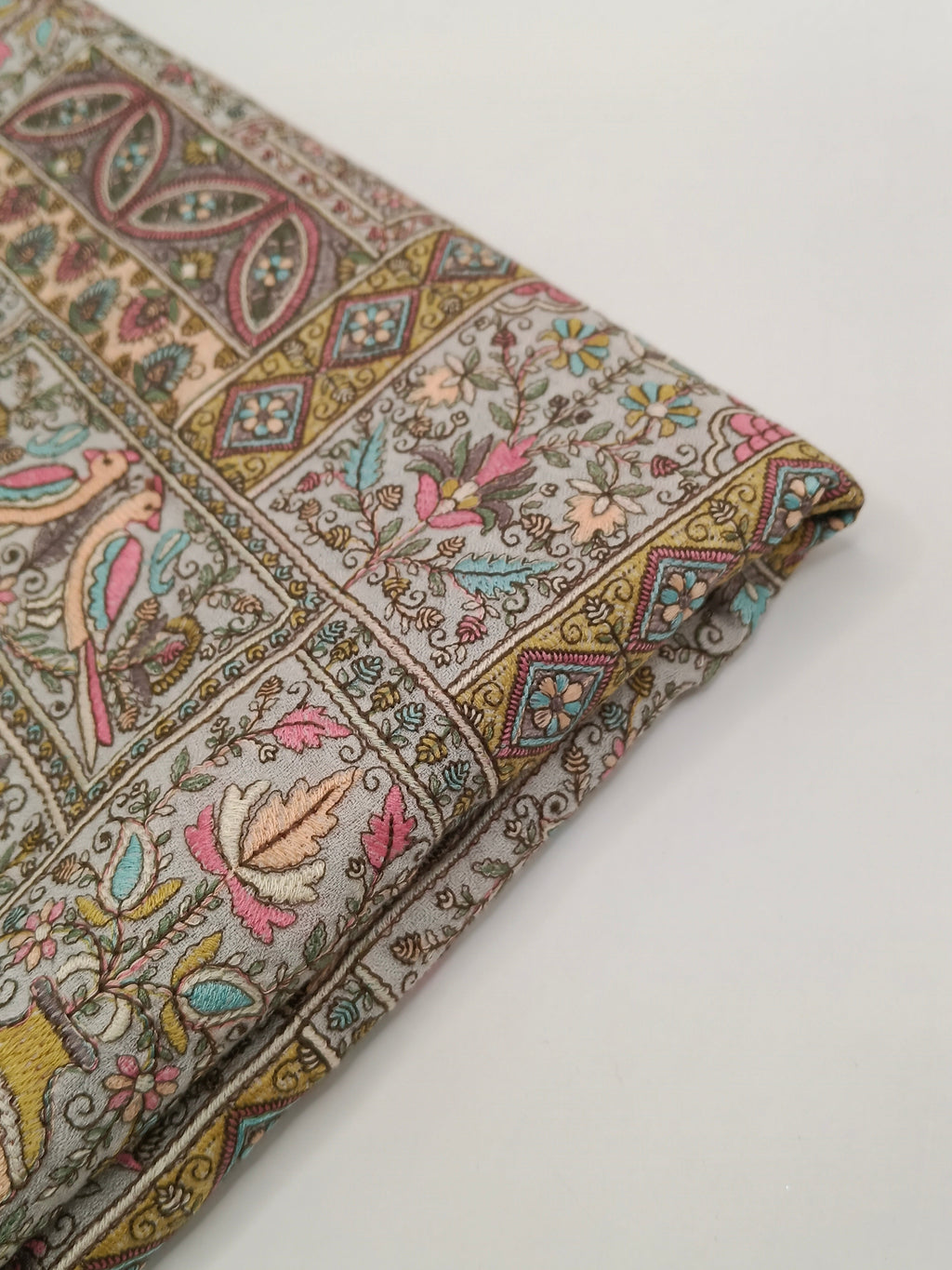 Premium Quality Extremely Soft  Embriodered Sozni Sui Jama Pashmina Shawl